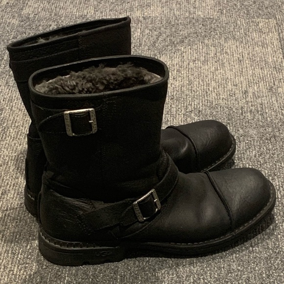Men’s UGG® Australia Rockville II 3040 Black Leather Biker Boots (EUC) - Picture 6 of 8